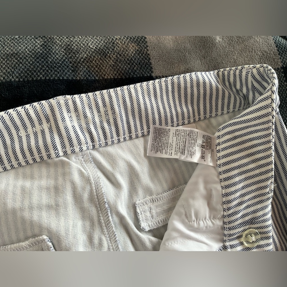 Old Navy Blue White Stripe Ankle Pants Size 10 Never Worn - Picture 5 of 7